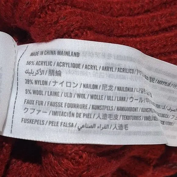 NWT Abercrombie & Fitch Fur Pom Beanie OS Red Ribbed Knit Outdoor Winter Nature - Picture 9 of 9